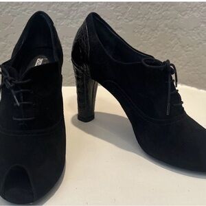 Via Spiga High Heel Peep-Toe Lace Up Suede Pumps Croc Heel SZ 8